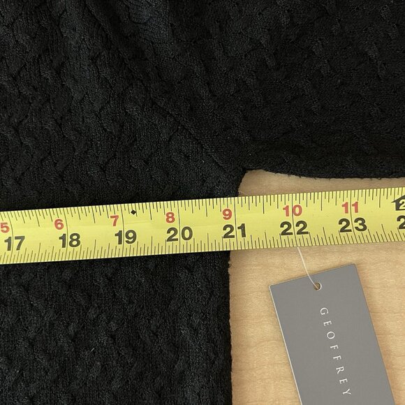 NWT Geoffrey Beene Men's Black Pullover Knit Soft Lightweight Crew Sweater Sz M - Picture 9 of 10